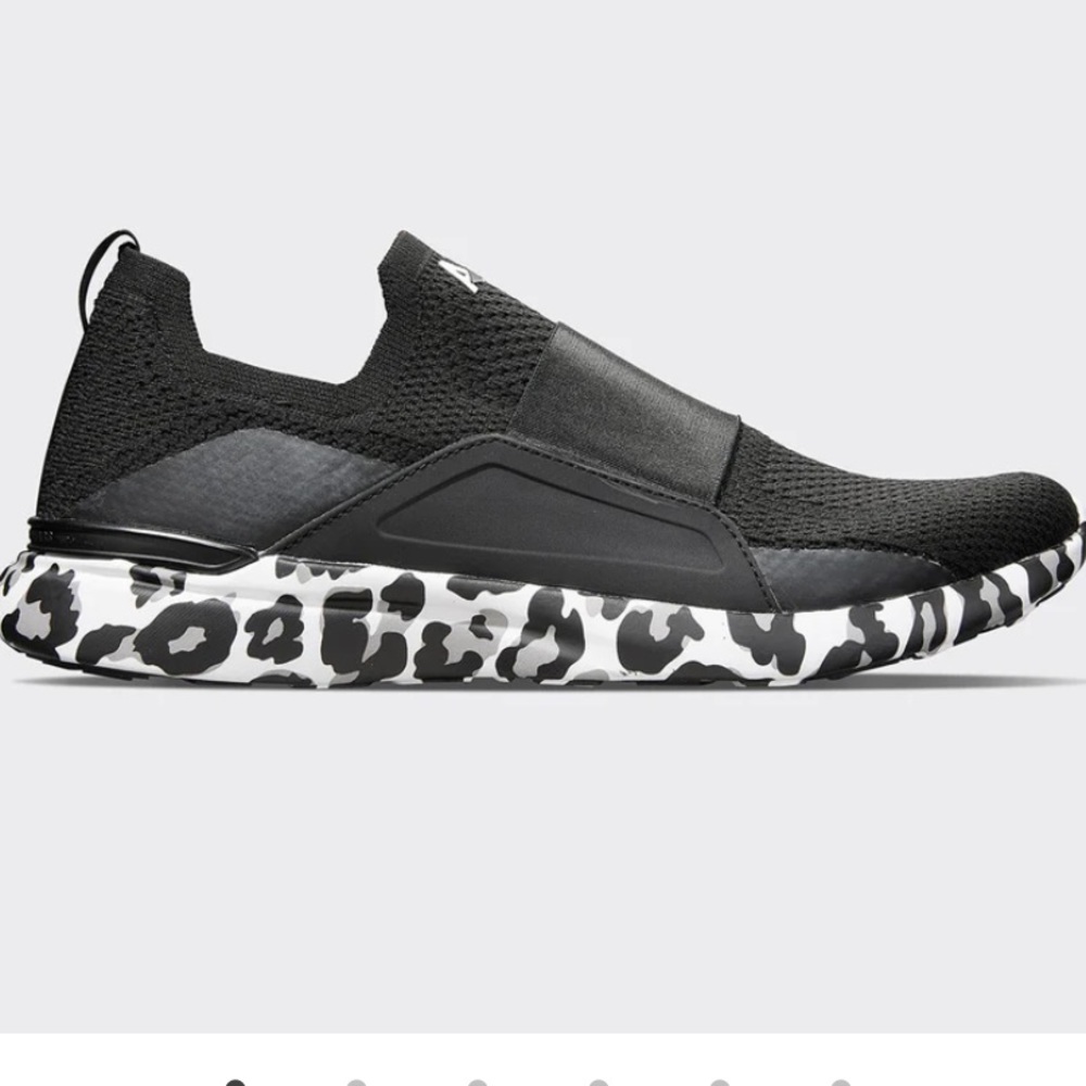Women’s APL Tech loom bliss.  NWOT size 9
